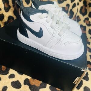 Nike Kids Black and White Sneakers